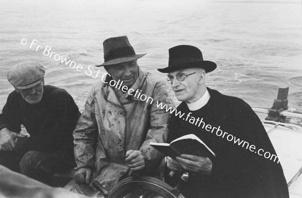 BOATS AND BOATMEN WITH LIFEBOAT TO INNISHMAAN CASHLA BAY  FR KILLEAN PP AND FR KEANE S.J.